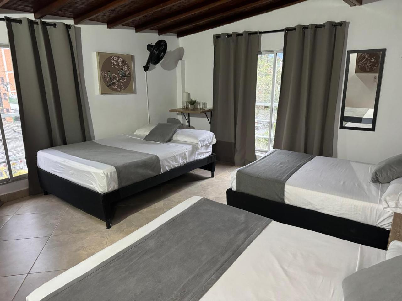 Gemas San Joaquin 1 Hotel Medellin Luaran gambar