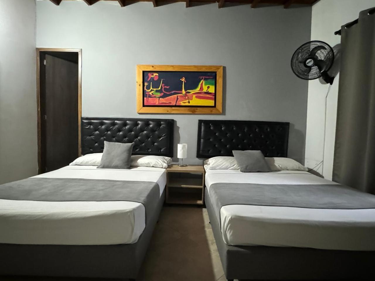Gemas San Joaquin 1 Hotel Medellin Luaran gambar