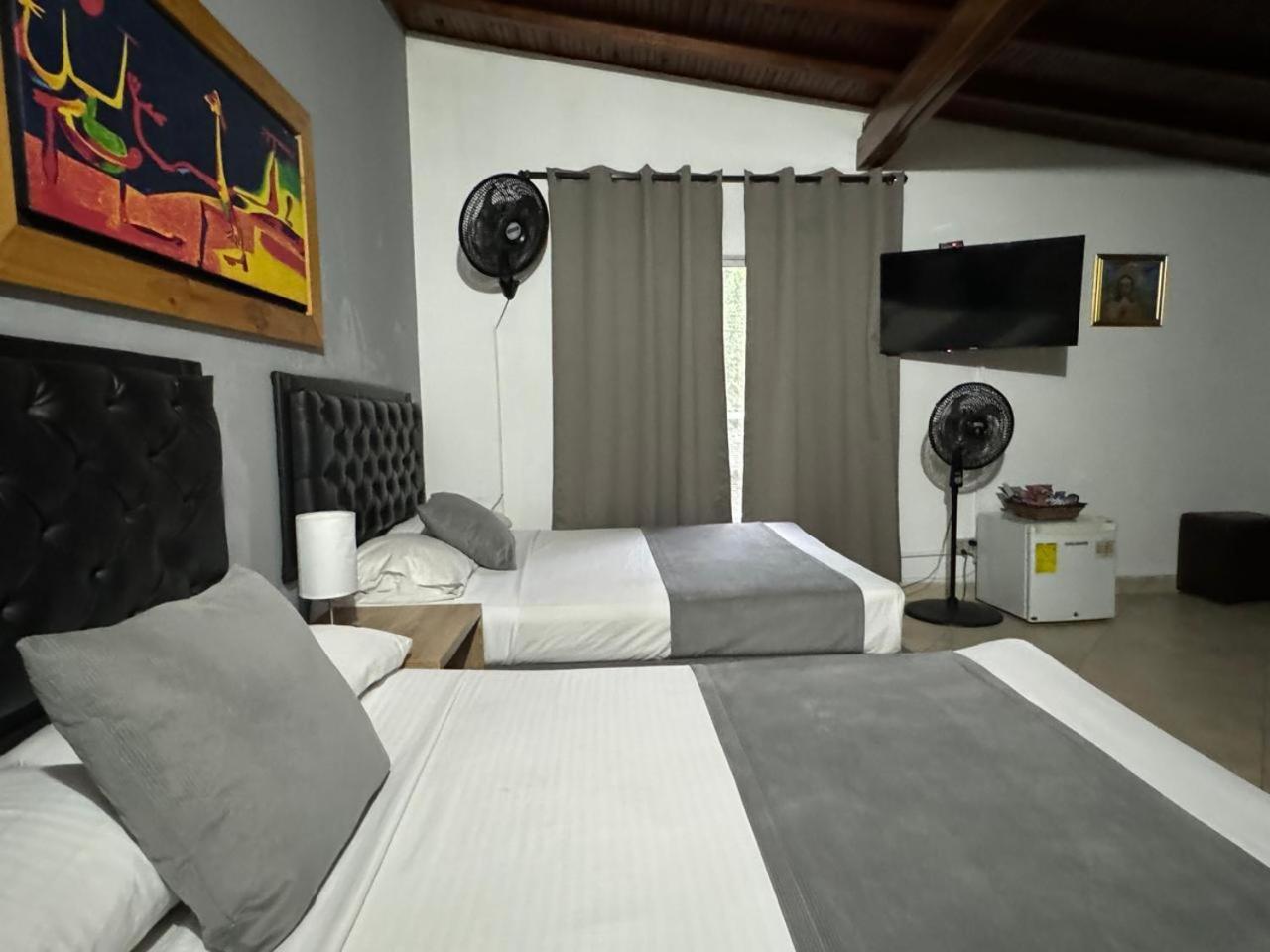 Gemas San Joaquin 1 Hotel Medellin Luaran gambar