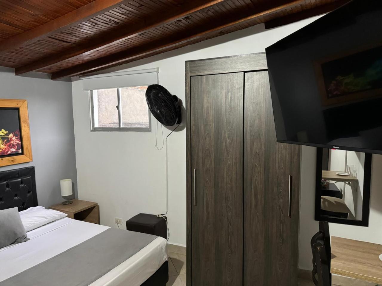 Gemas San Joaquin 1 Hotel Medellin Luaran gambar