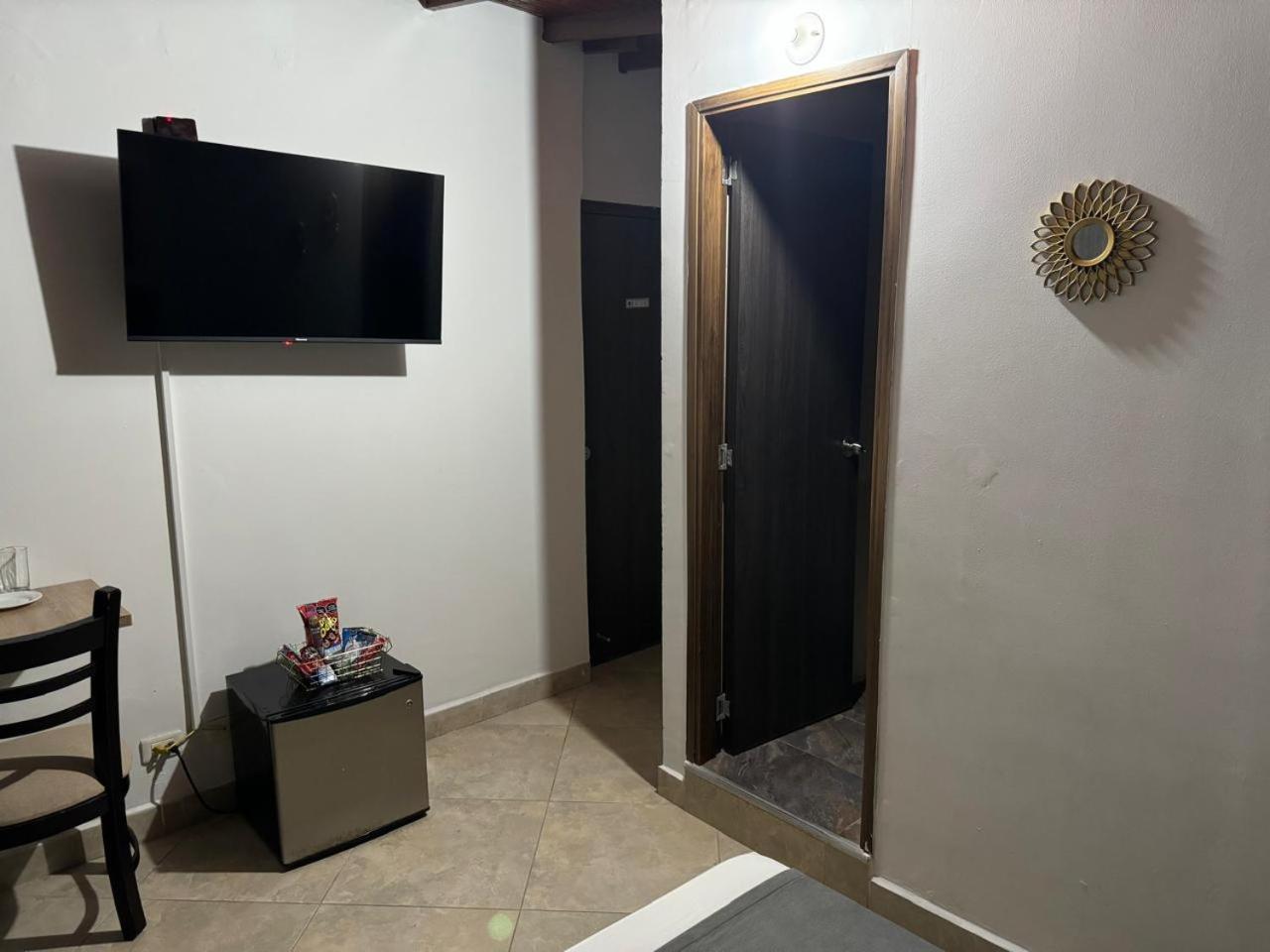 Gemas San Joaquin 1 Hotel Medellin Luaran gambar