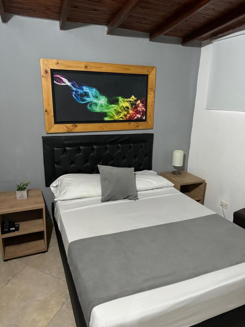 Gemas San Joaquin 1 Hotel Medellin Luaran gambar