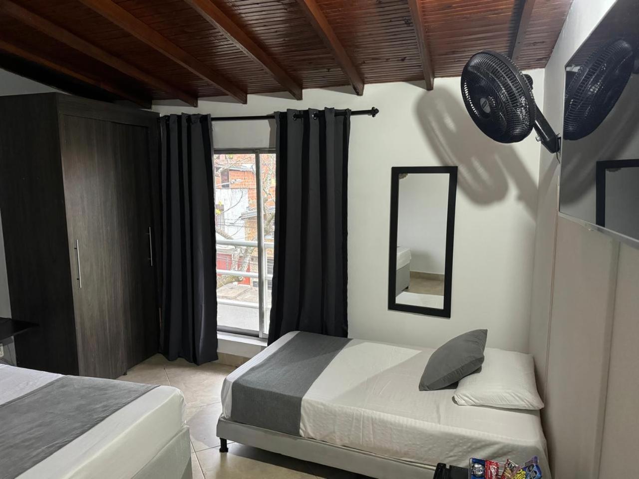Gemas San Joaquin 1 Hotel Medellin Luaran gambar