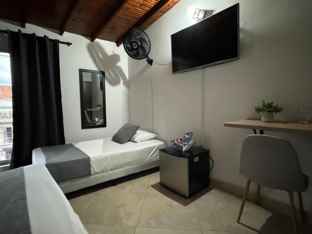 Gemas San Joaquin 1 Hotel Medellin Luaran gambar