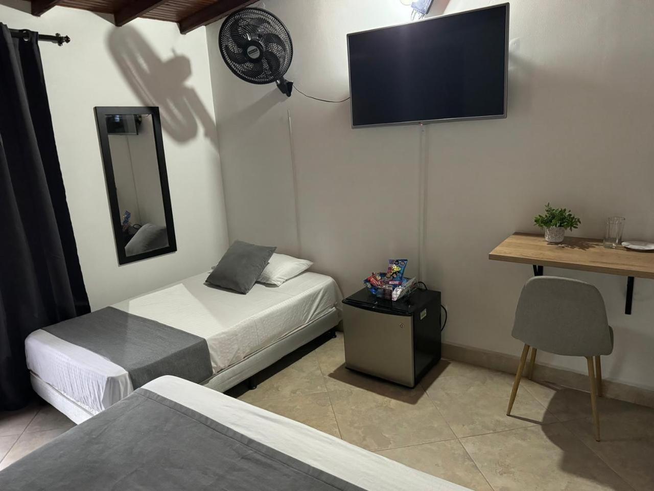 Gemas San Joaquin 1 Hotel Medellin Luaran gambar