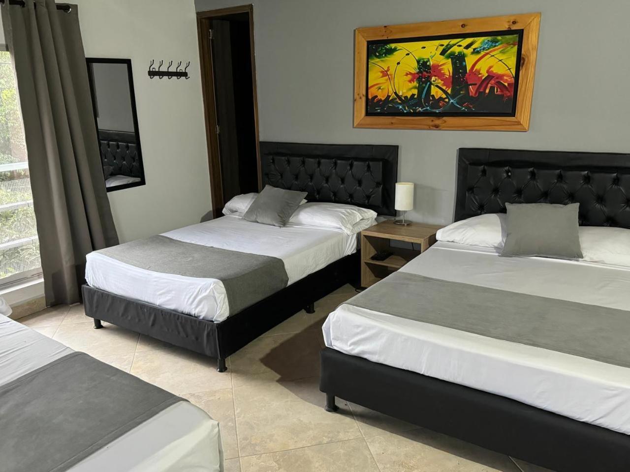 Gemas San Joaquin 1 Hotel Medellin Luaran gambar