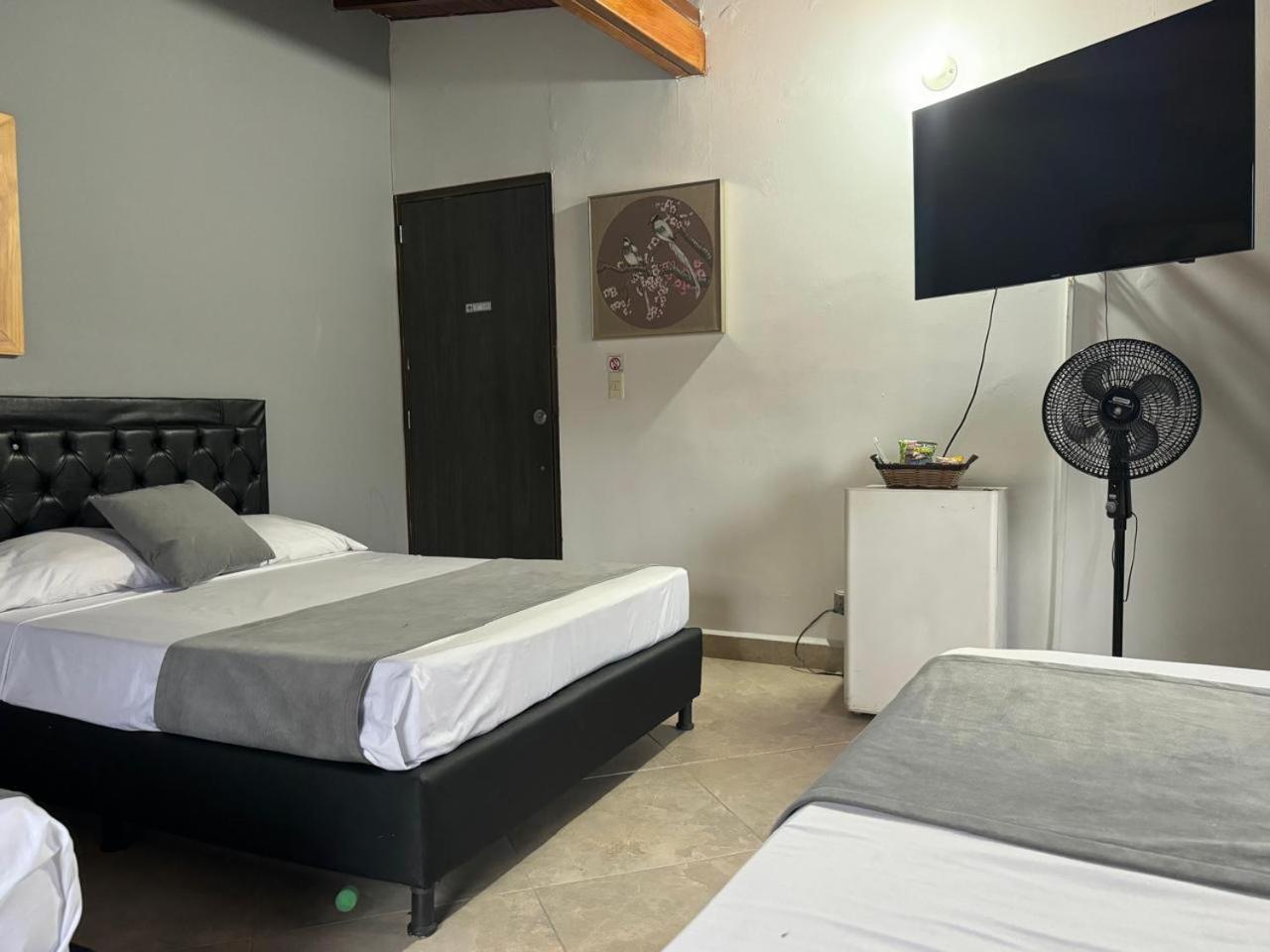 Gemas San Joaquin 1 Hotel Medellin Luaran gambar