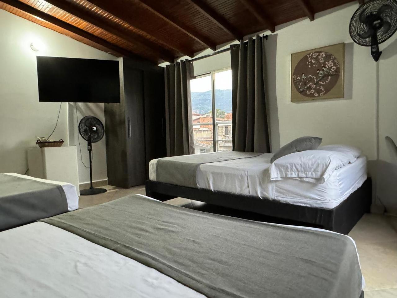 Gemas San Joaquin 1 Hotel Medellin Luaran gambar