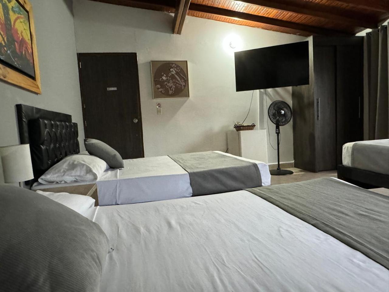Gemas San Joaquin 1 Hotel Medellin Luaran gambar